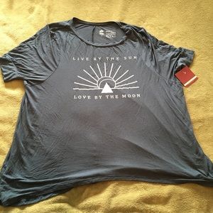 Live by the sun, Love by the moon t-shirt. Size XL